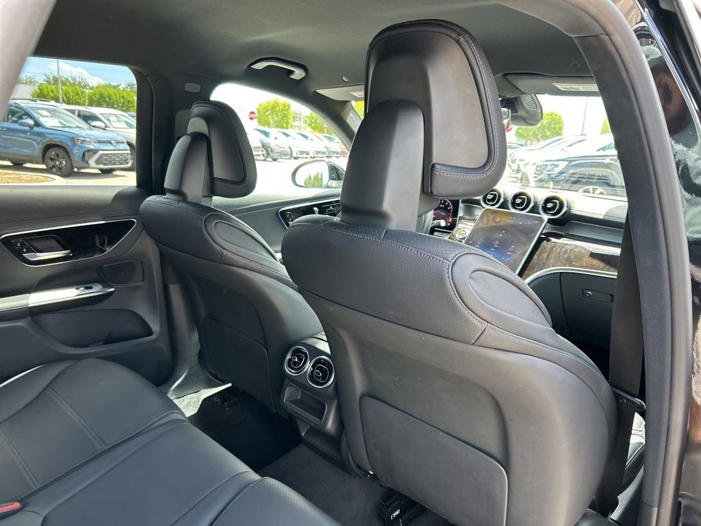 Used 2024 Mercedes-Benz GLC 300 4MATIC image 38