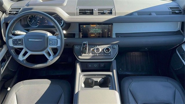 Used 2023 Land Rover Defender 110 X-Dynamic SE image 12