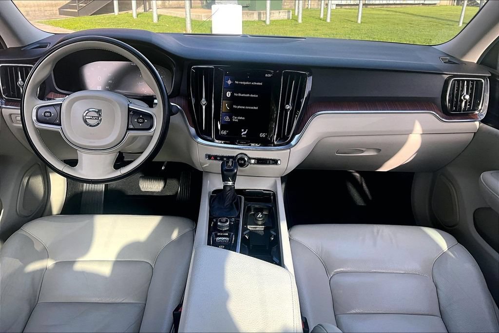 Used 2021 Volvo S60 T5 Momentum FWD image 21