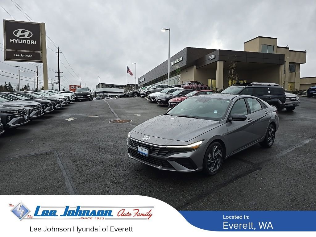 Certified 2025 Hyundai Elantra SEL image 1