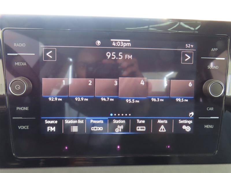 Used 2026 Volkswagen Jetta SE FWD image 24