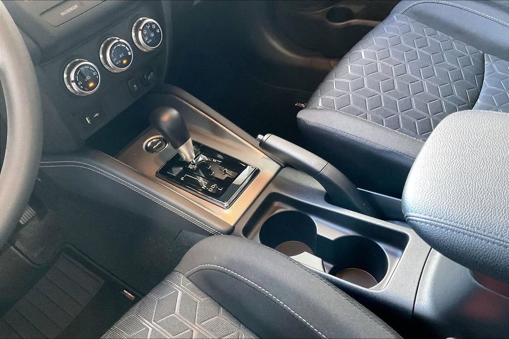 Used 2025 Mitsubishi Outlander Sport ES image 11