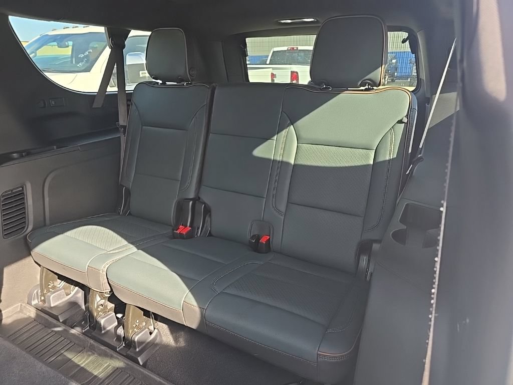Used 2025 GMC Yukon XL AT4 w/ LPO, Floor Liner Package AWD/4WD image 20