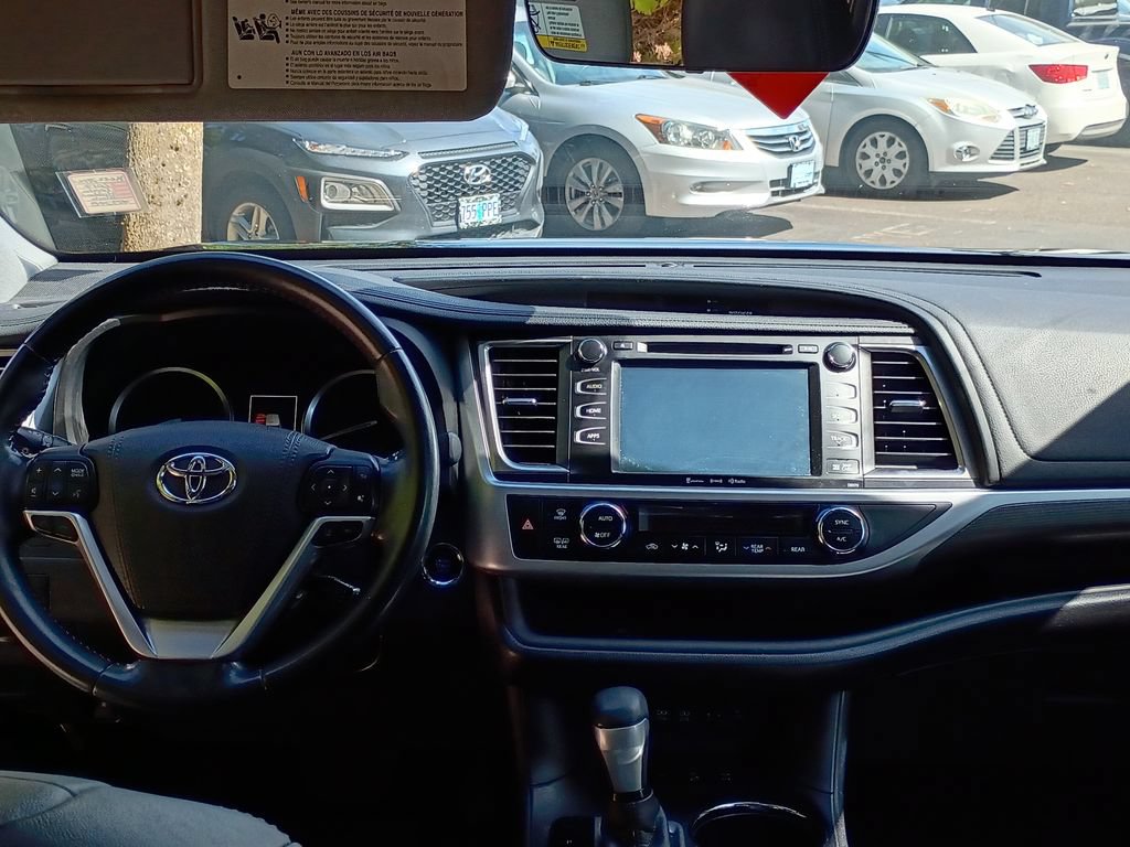Used 2017 Toyota Highlander SE AWD/4WD image 21