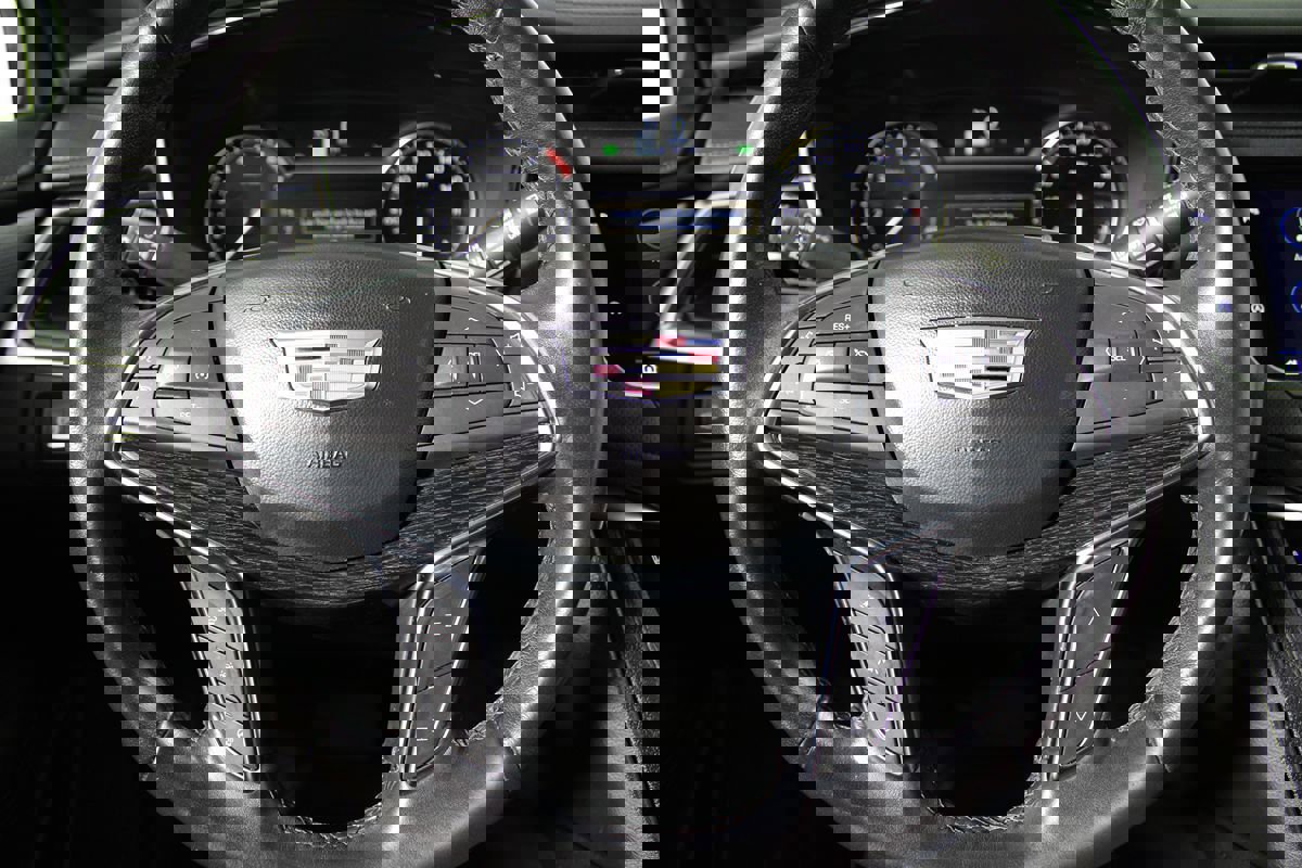 Used 2024 Cadillac XT5 Premium Luxury image 7