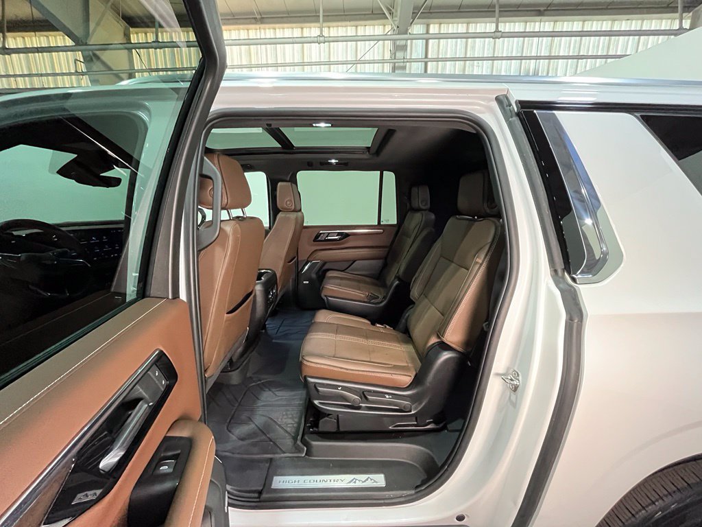Certified 2025 Chevrolet Suburban High Country w/ Sun And Tow Package AWD/4WD image 19