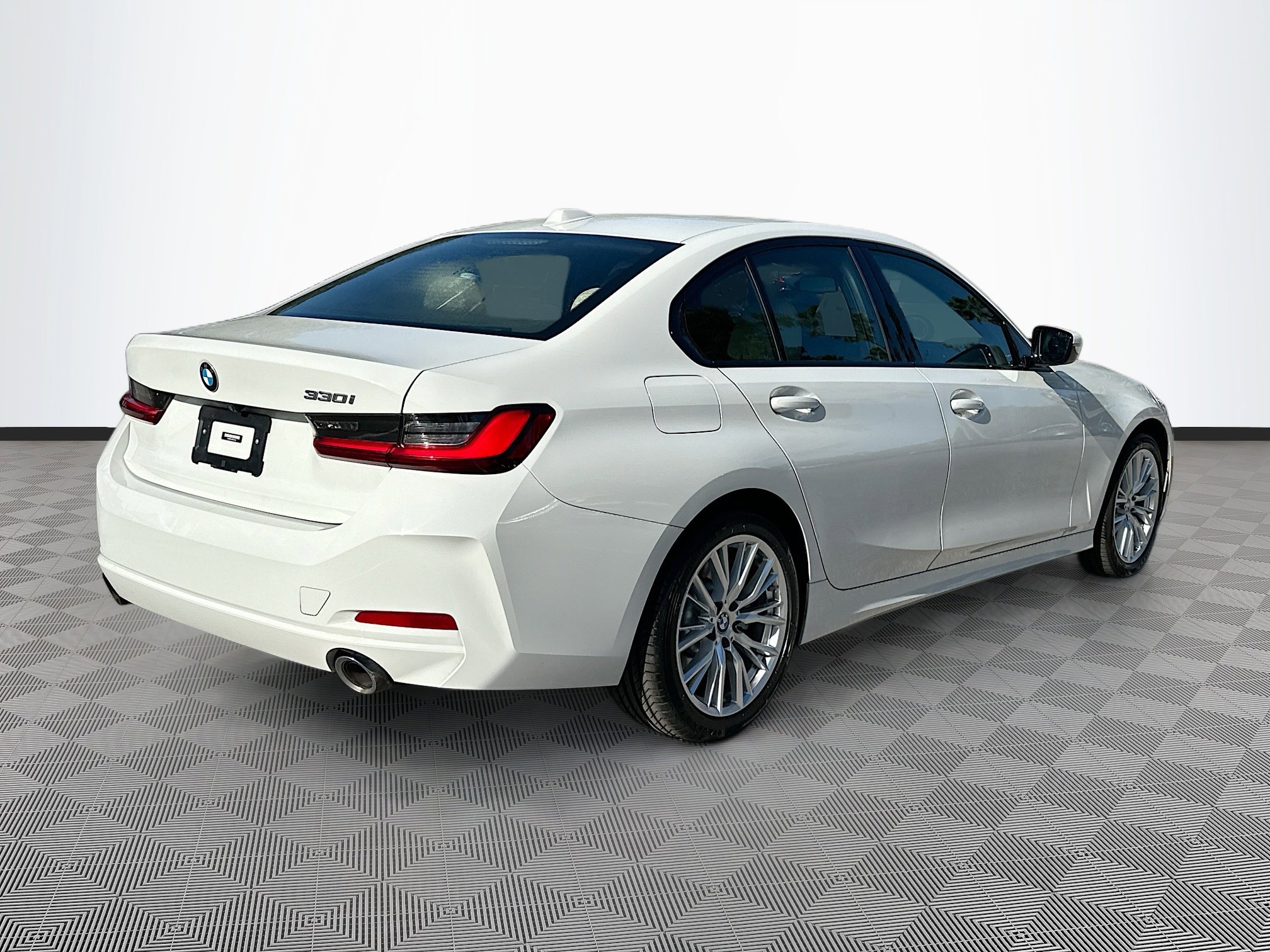 Used 2023 BMW 330i Sedan image 7