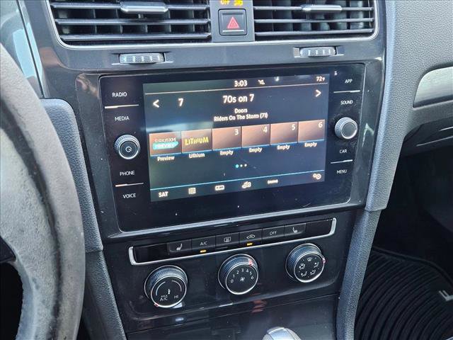 Used 2018 Volkswagen Golf SE image 13