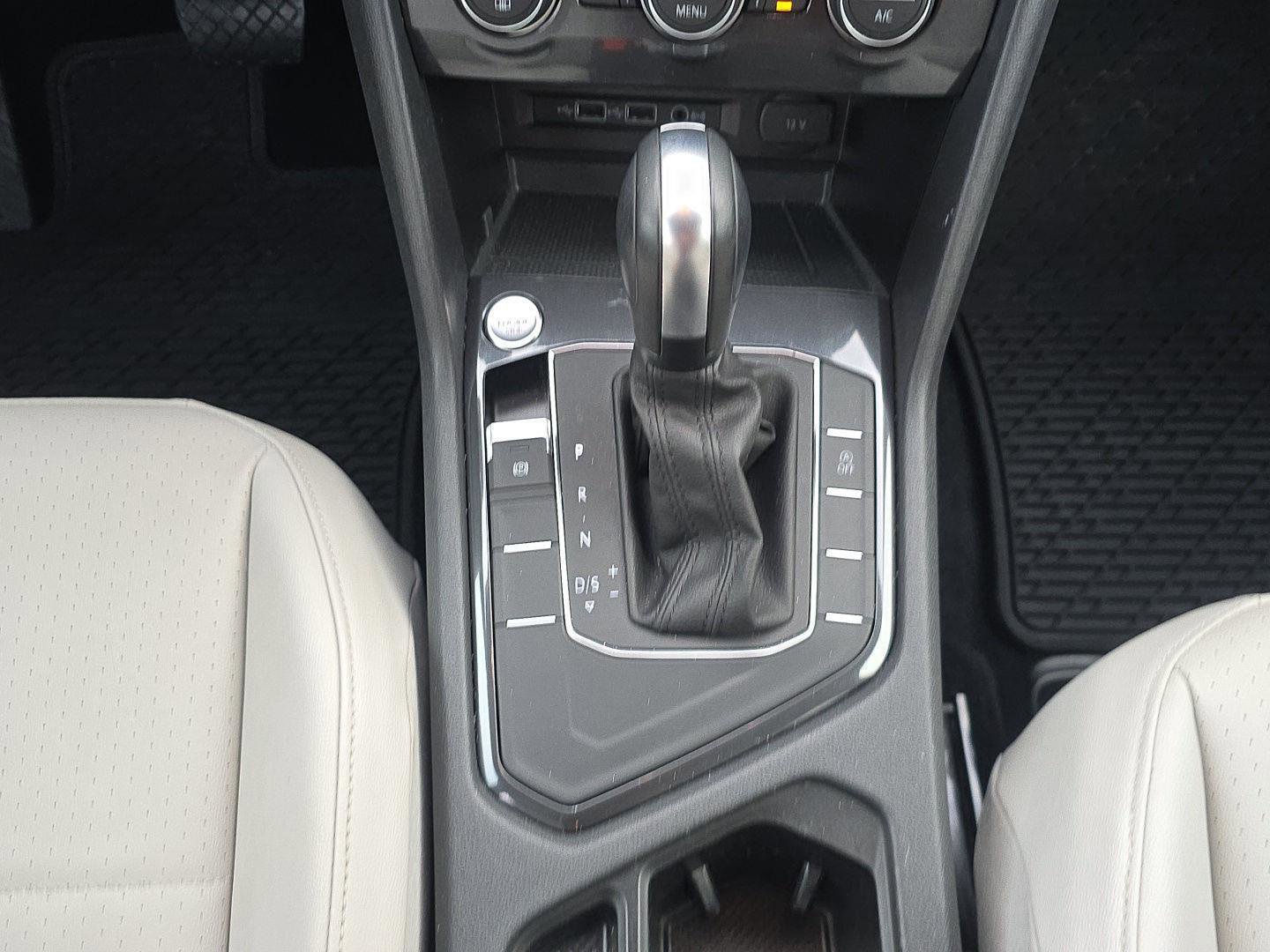 Used 2020 Volkswagen Tiguan SE image 13