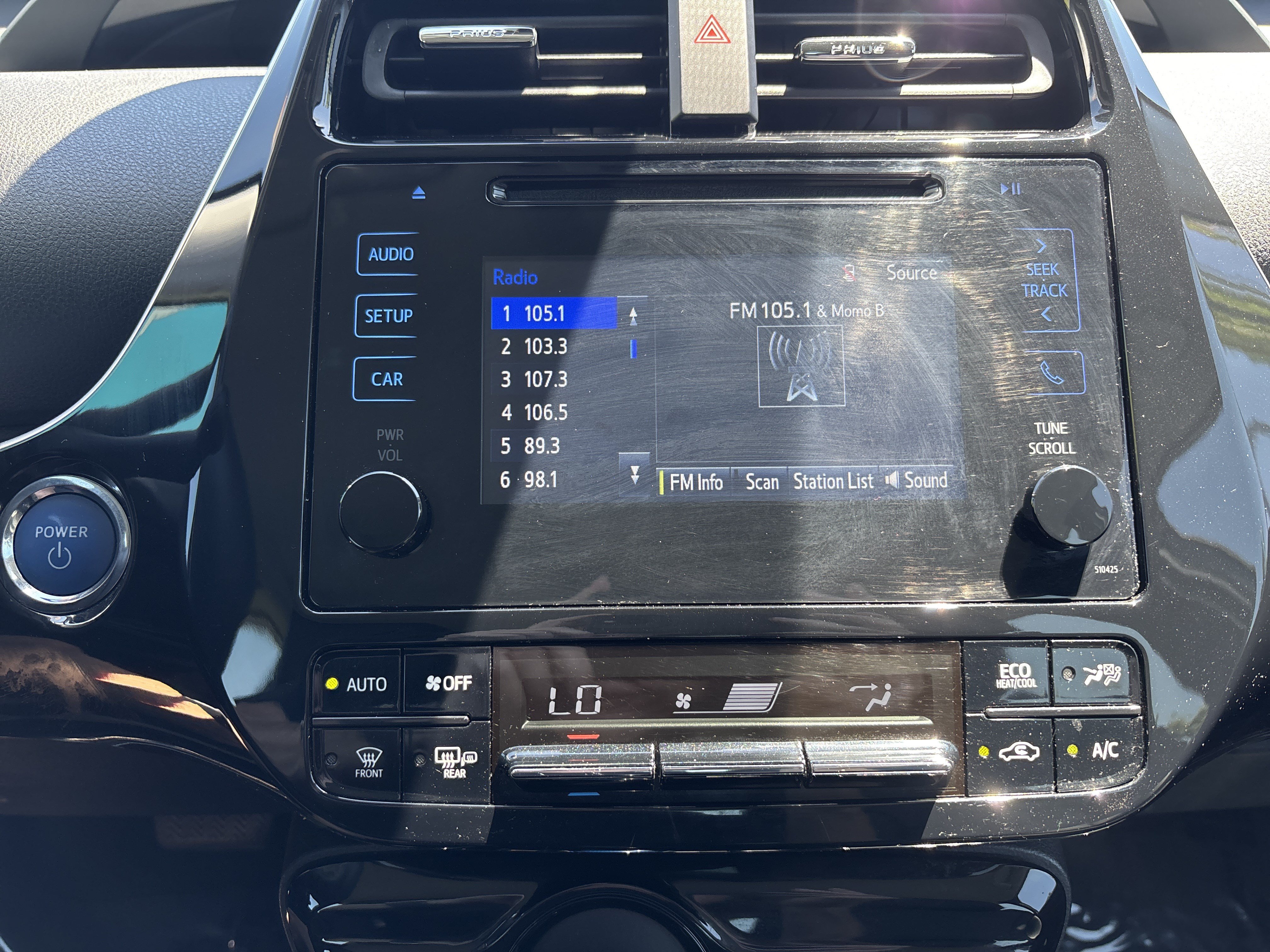 Used 2019 Toyota Prius XLE FWD image 39
