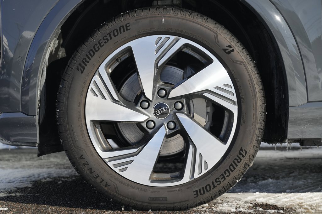 Used 2025 Audi Q6 e-tron Premium Plus w/ Premium Plus image 13