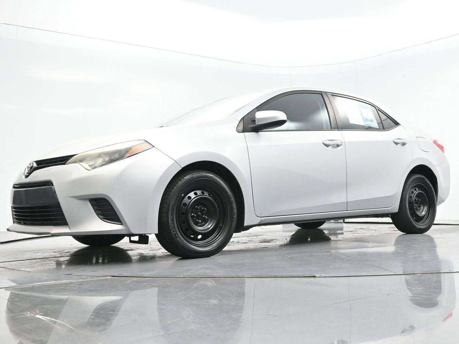Used 2016 Toyota Corolla LE image 38