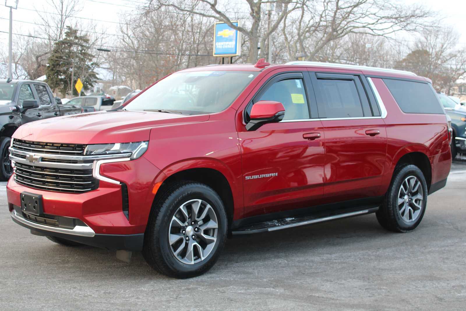 Certified 2023 Chevrolet Suburban LT w/ LT Signature Package image 3