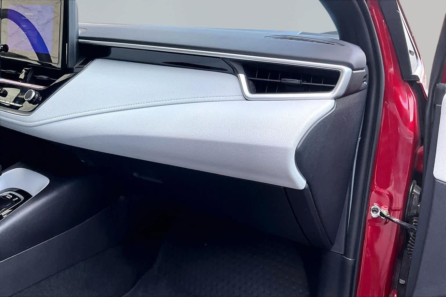 Used 2025 Toyota Corolla SE FWD image 19
