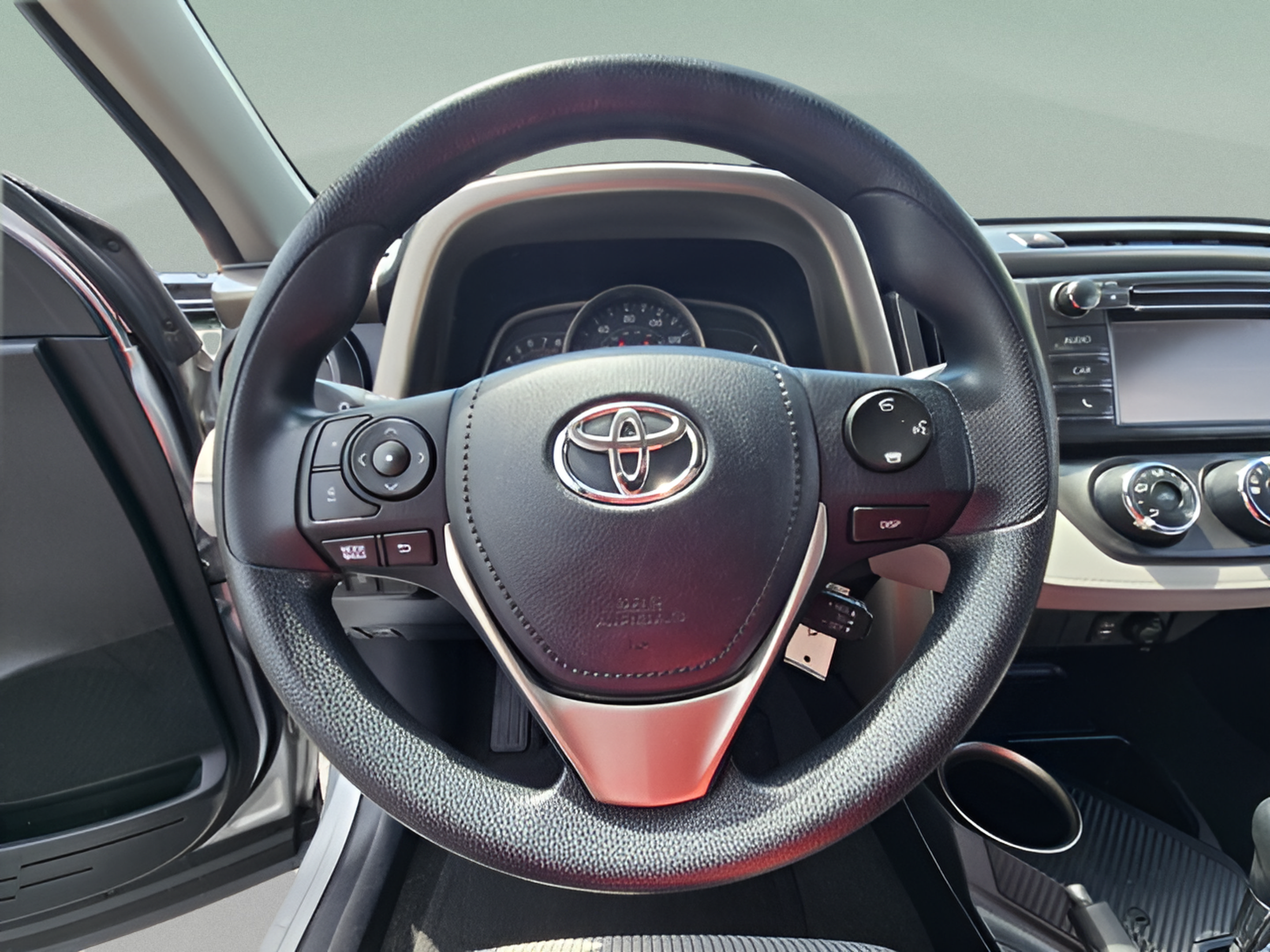Used 2015 Toyota RAV4 LE FWD image 20