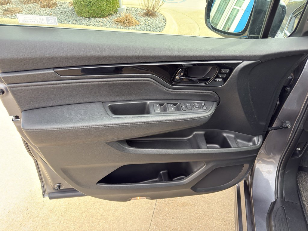 Used 2023 Honda Odyssey Elite image 13