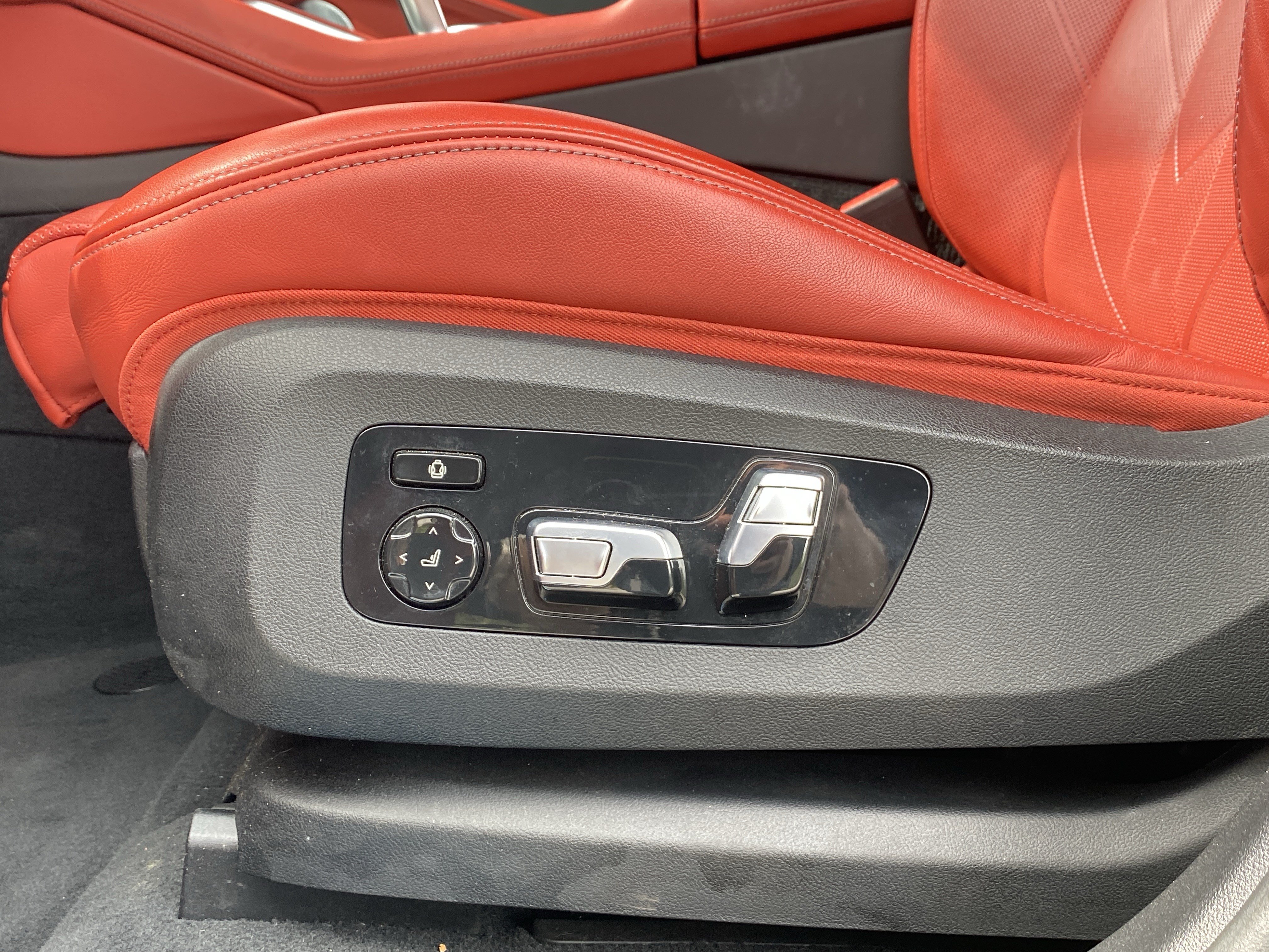 Used 2023 BMW XM AWD/4WD image 27