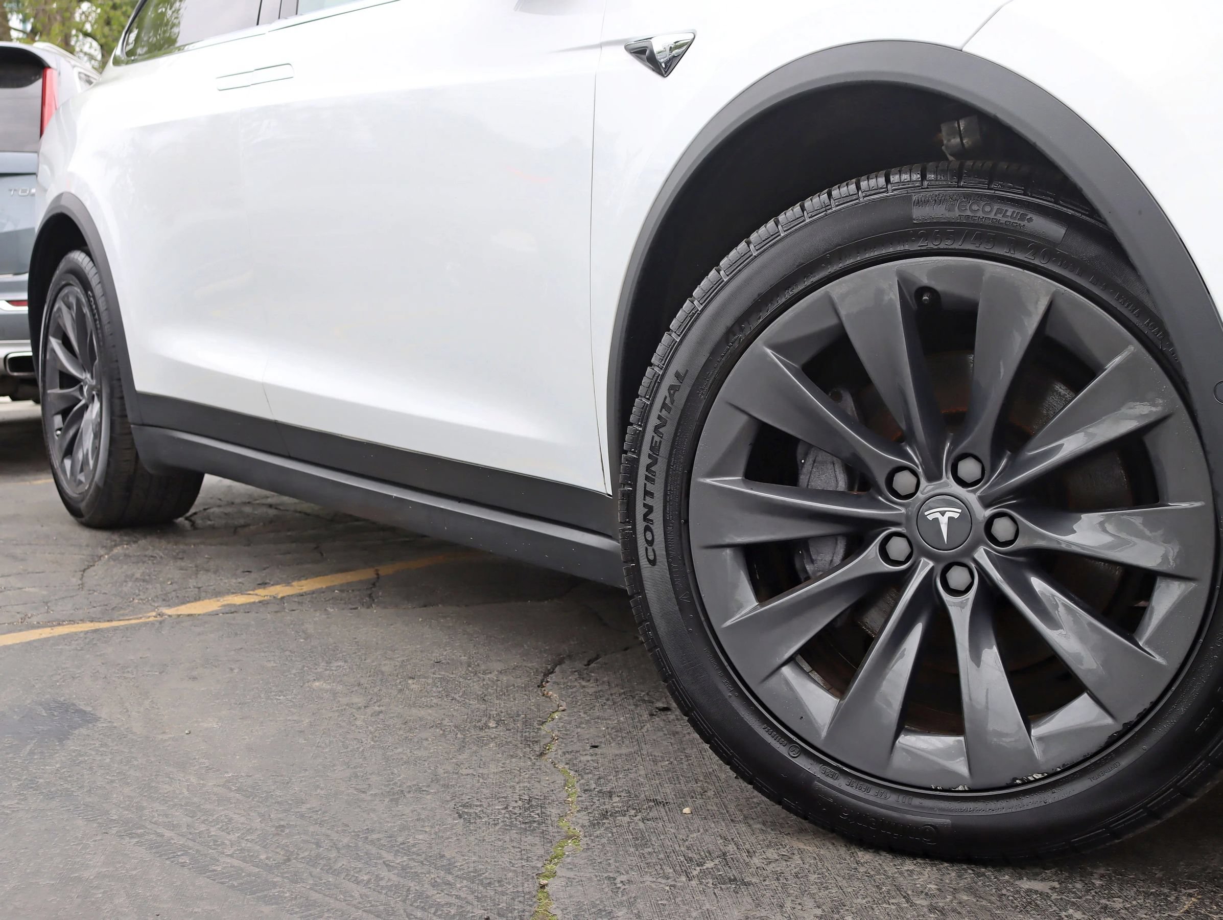 Used 2018 Tesla Model X 100D AWD/4WD image 5