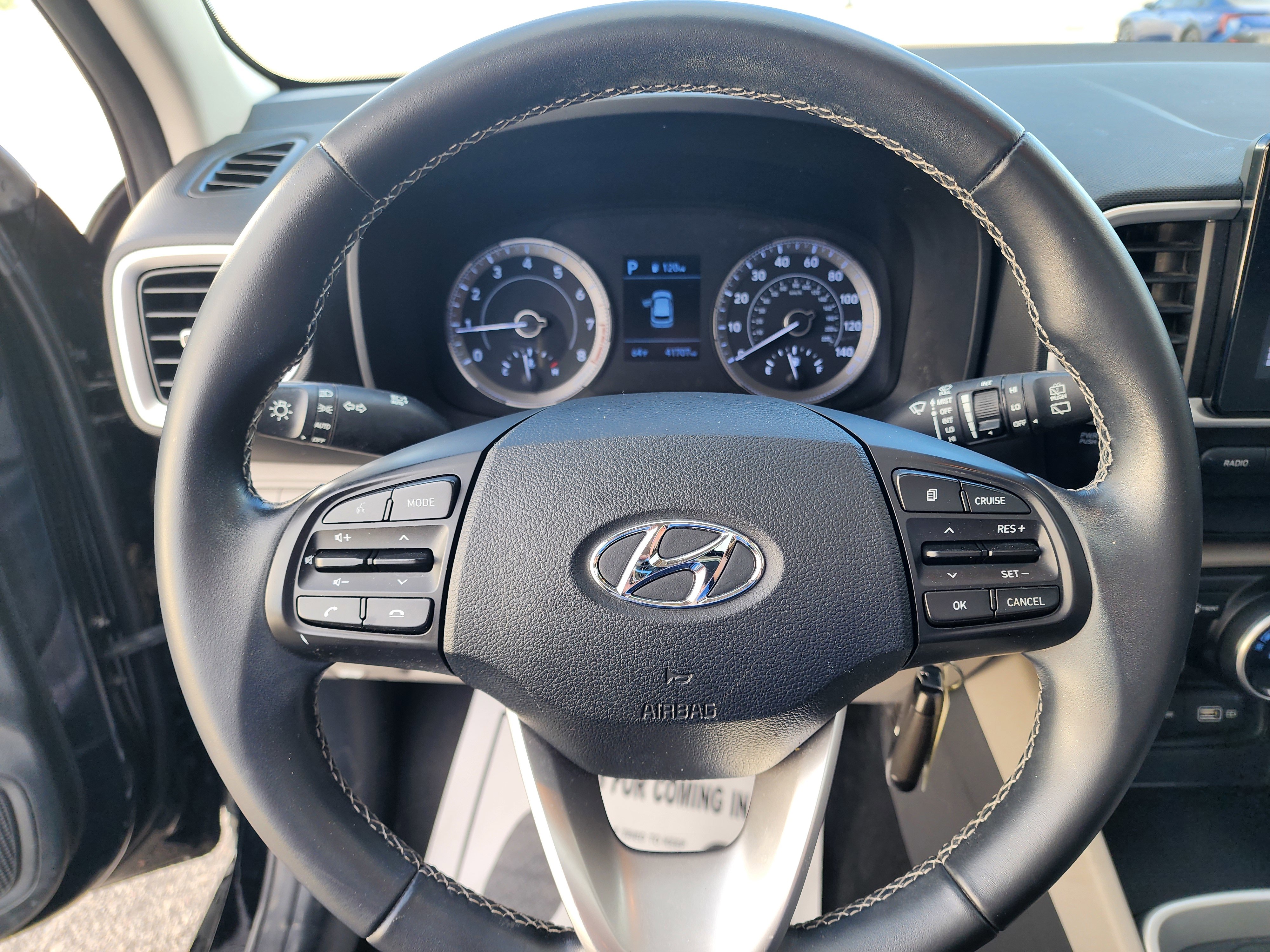 Used 2022 Hyundai Venue SEL w/ Cargo Package image 16