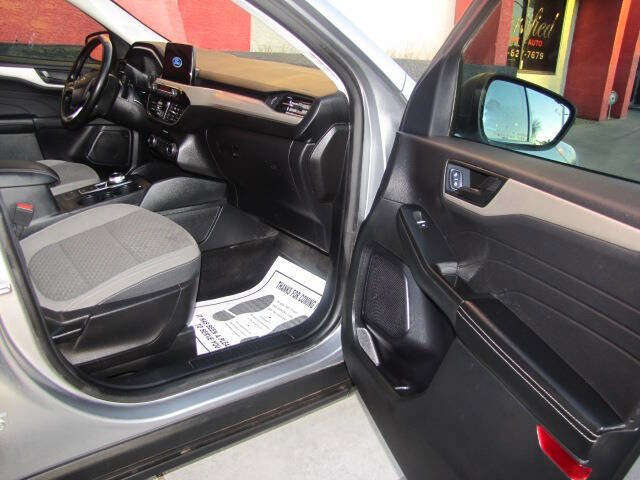Used 2022 Ford Escape SE w/ Convenience Package image 11