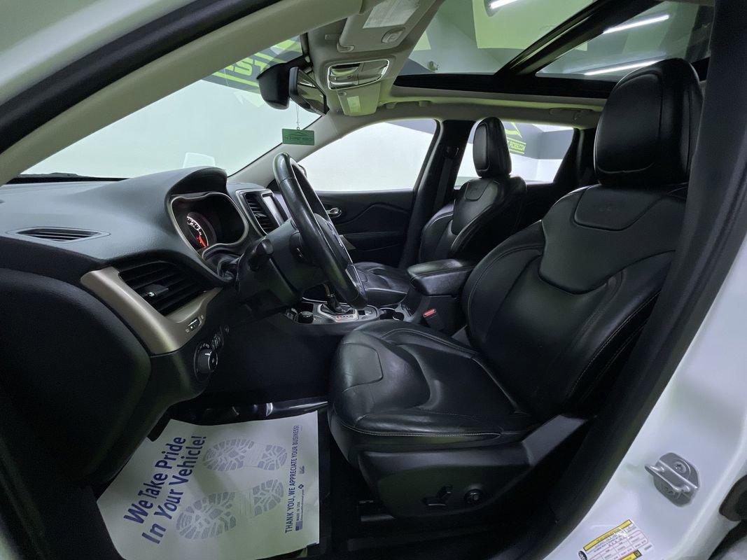 Used 2018 Jeep Cherokee Limited image 18