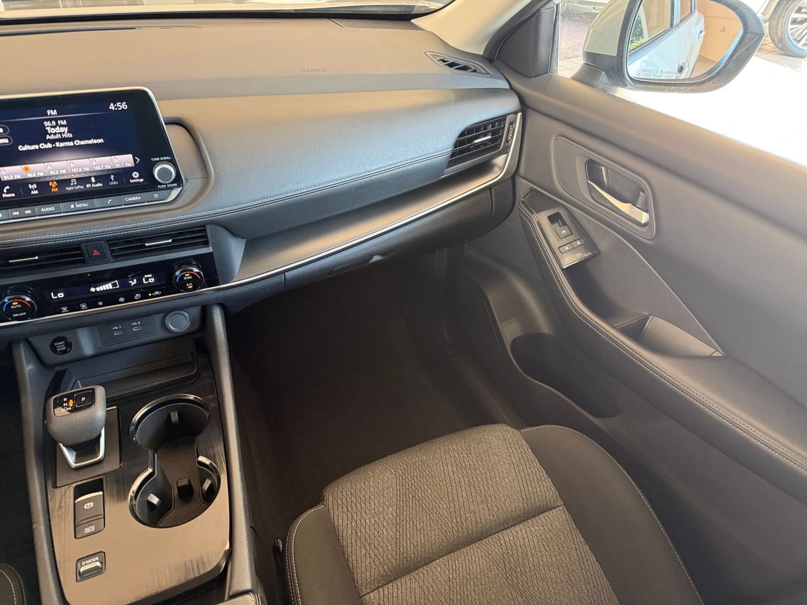 Used 2025 Nissan Rogue SV FWD image 36