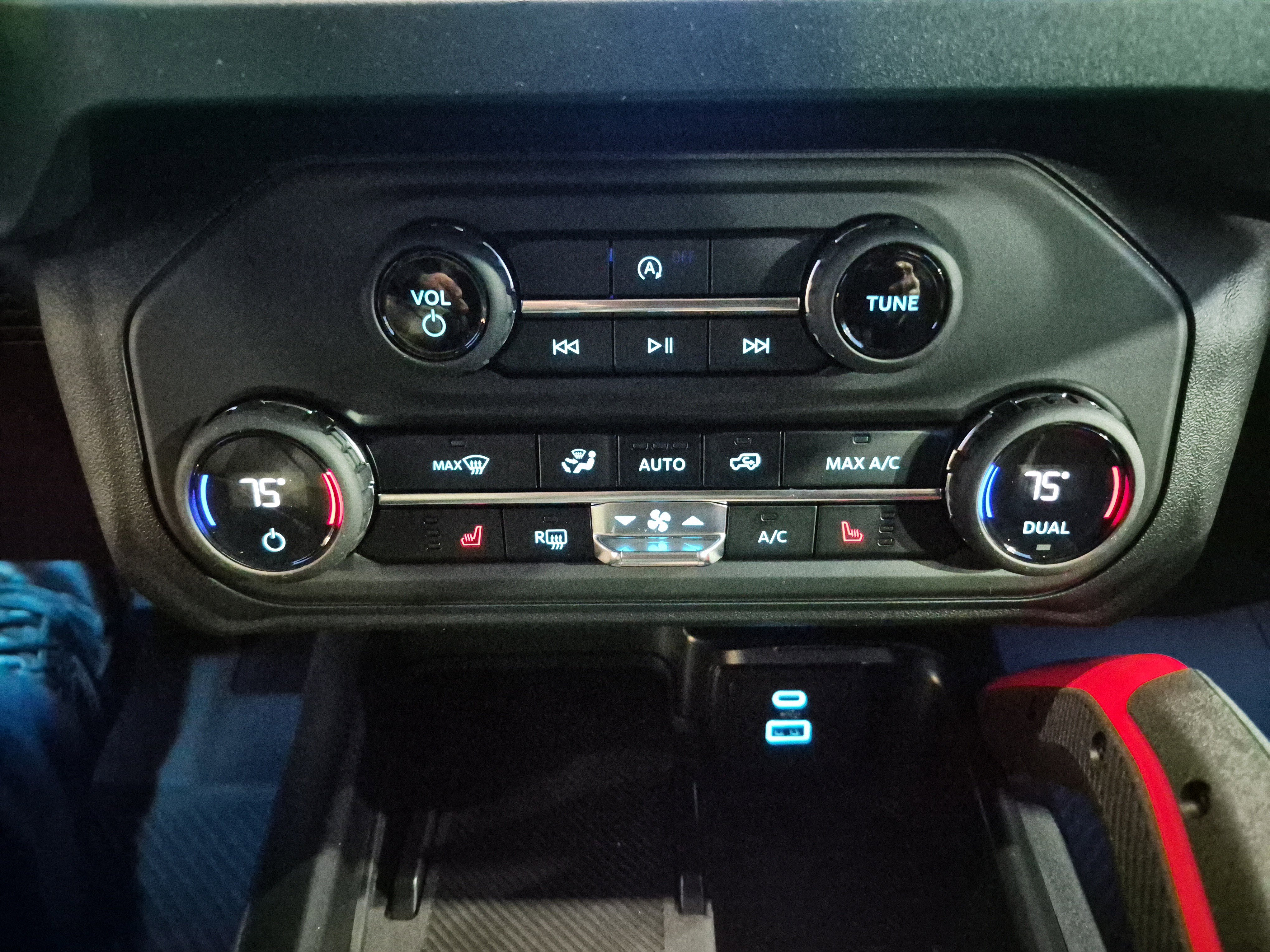 New 2025 Ford Bronco Heritage Edition image 31