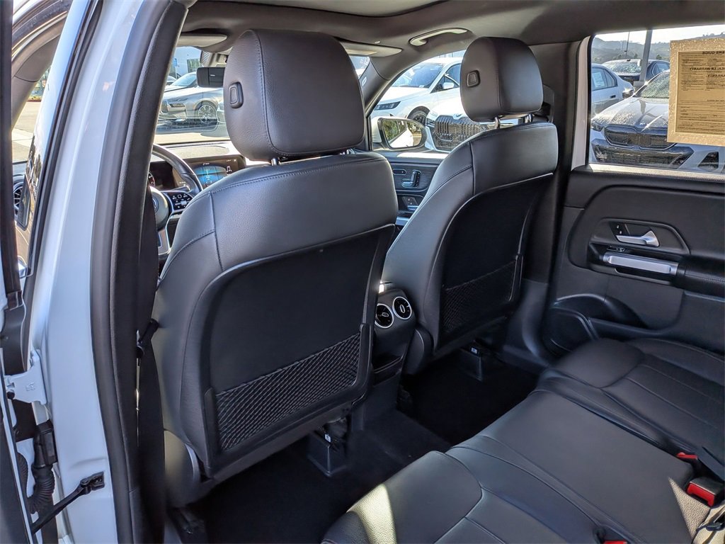 Used 2023 Mercedes-Benz GLB 250 image 32