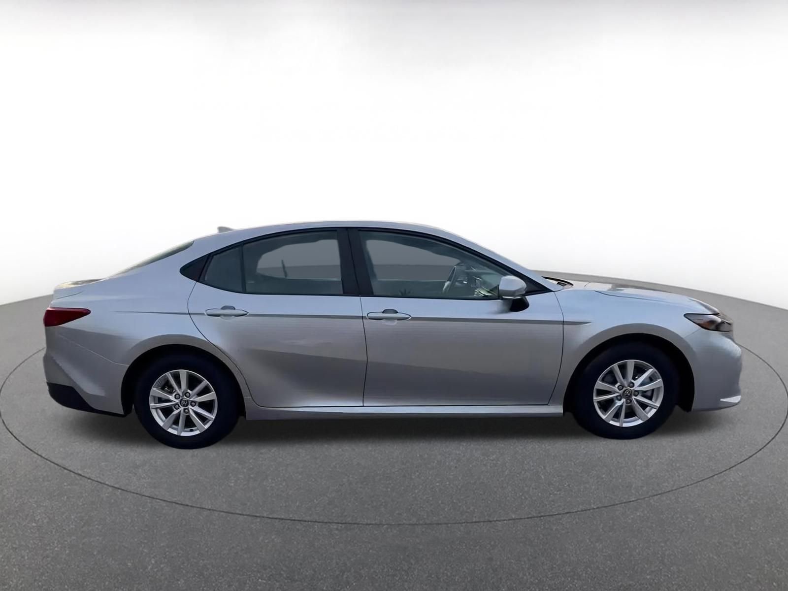 Used 2025 Toyota Camry LE image 16