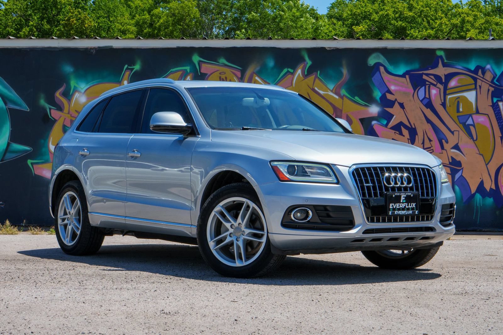 Used 2017 Audi Q5 2.0T Premium Plus w/ Technology Package AWD/4WD image 2