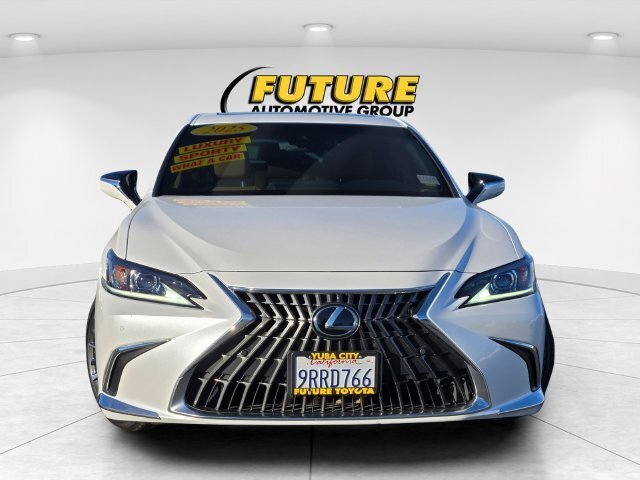 Used 2025 Lexus ES 350 w/ Premium Package FWD image 2