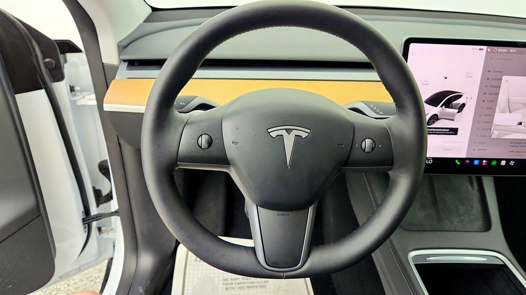 Used 2025 Tesla Model Y Long Range AWD/4WD image 13