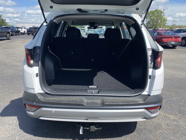 New 2025 Hyundai Tucson SE image 7