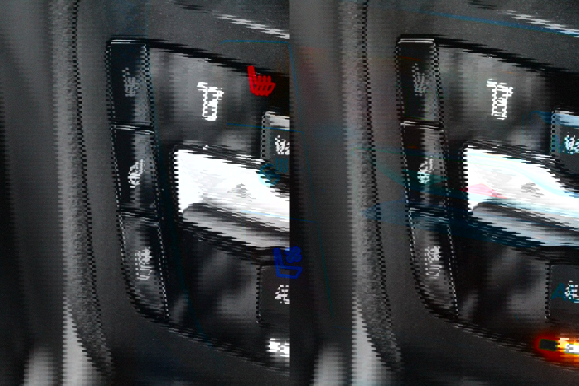 Used 2020 Ford Explorer Limited image 45