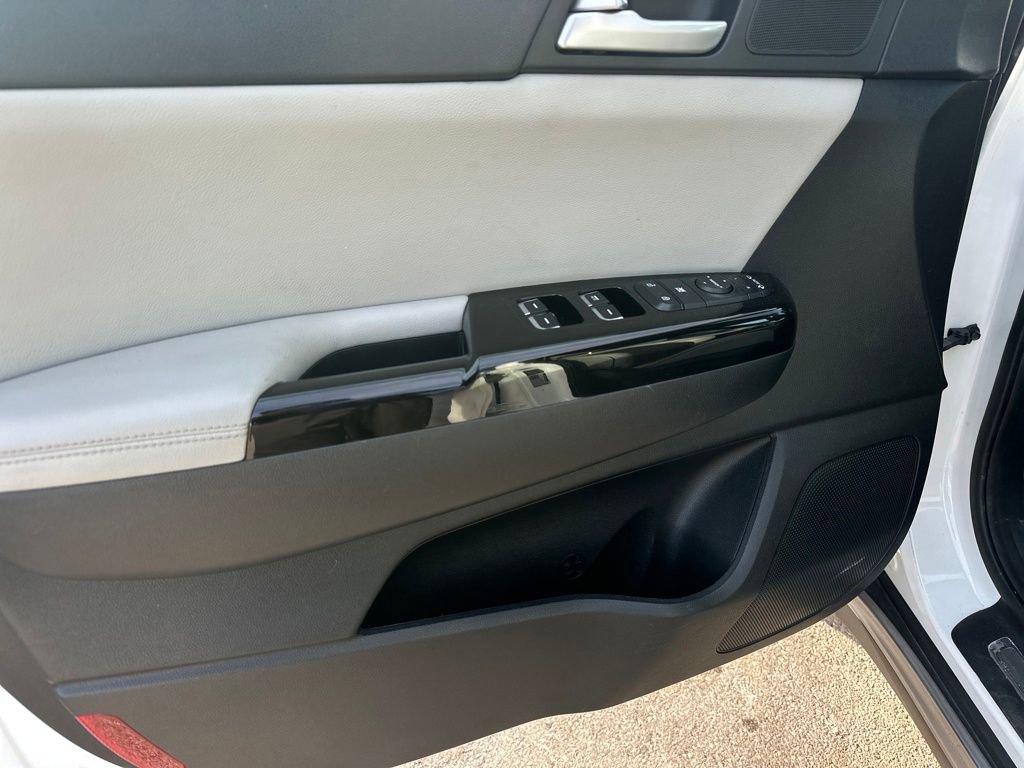 Used 2018 Kia Sportage EX w/ EX Sport Appearance Package image 11