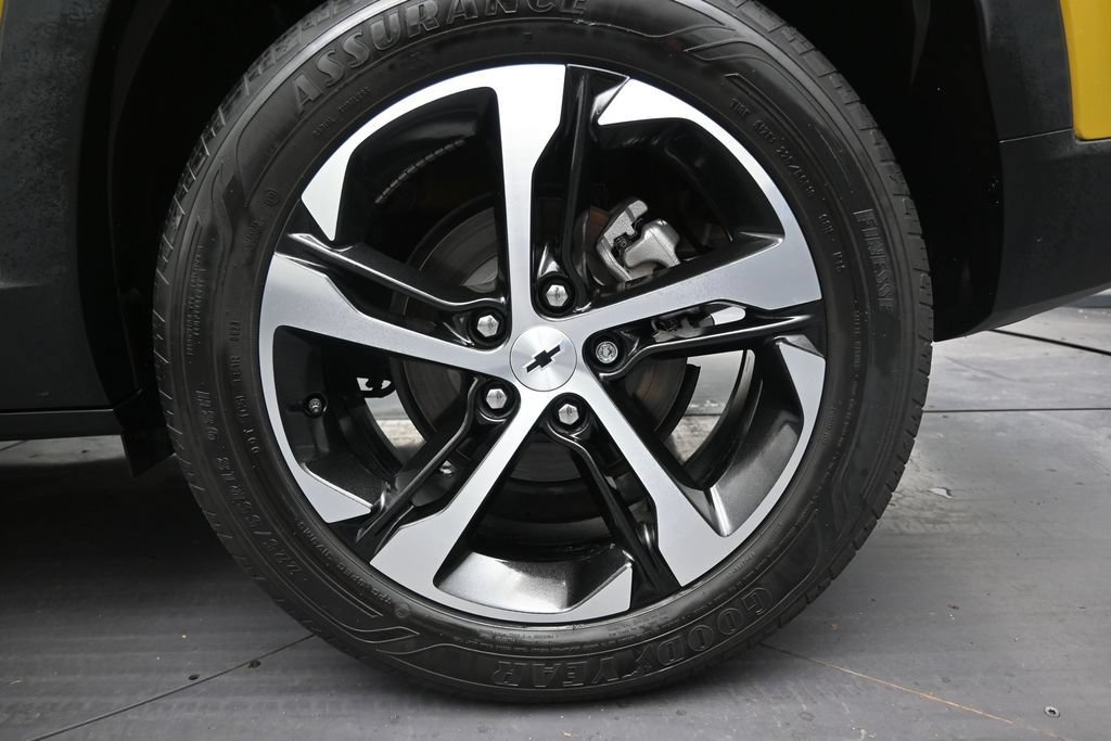 Used 2024 Chevrolet Trax RS w/ Sunroof Package FWD image 10