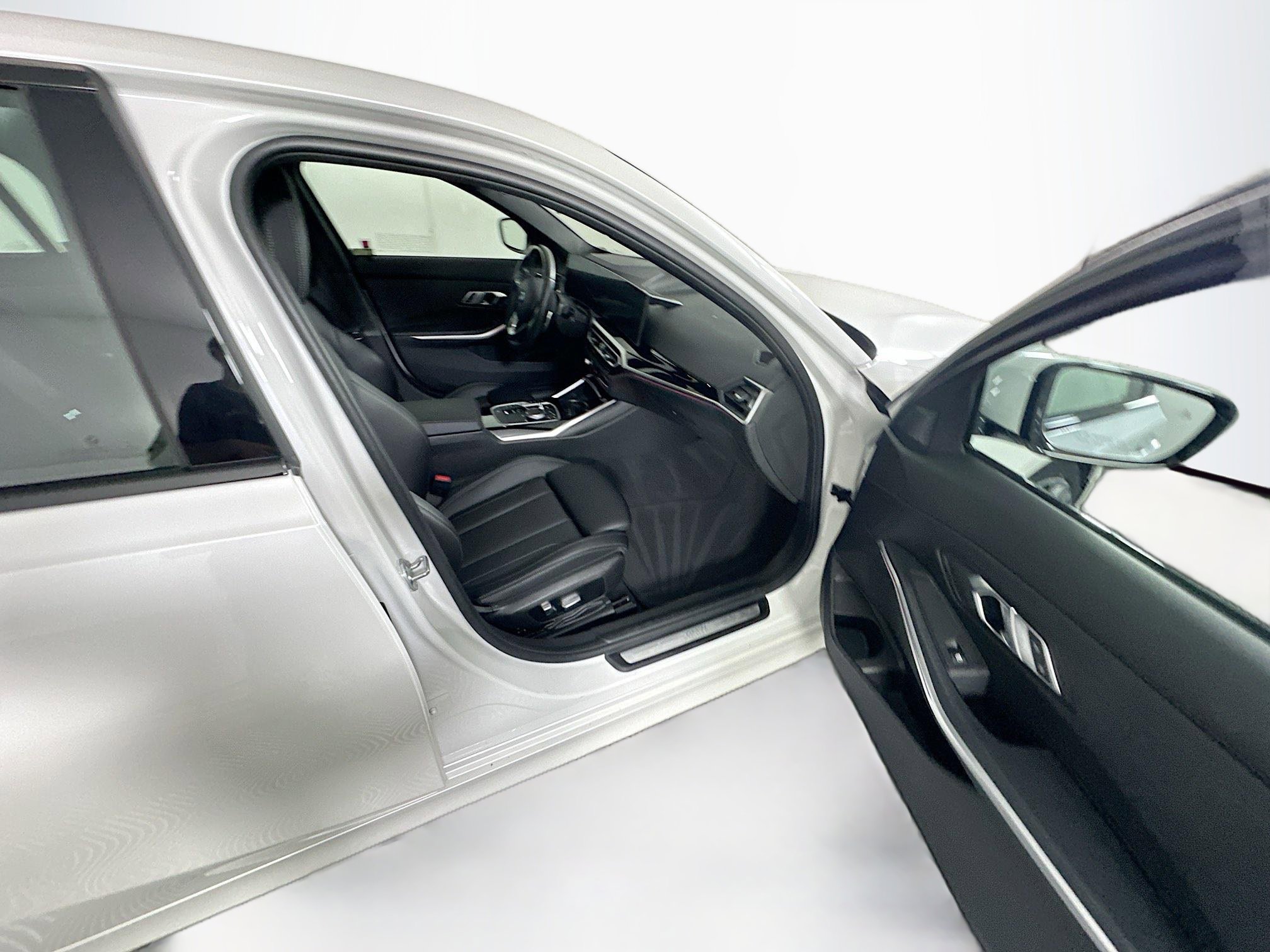 Used 2023 BMW 330e w/ Parking Assistance Package image 31