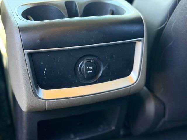 Used 2025 Kia Carnival EX image 25