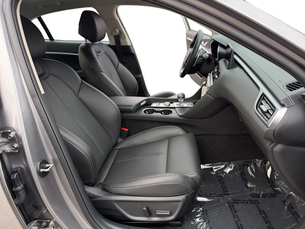 Used 2026 Genesis G70 2.5T image 15
