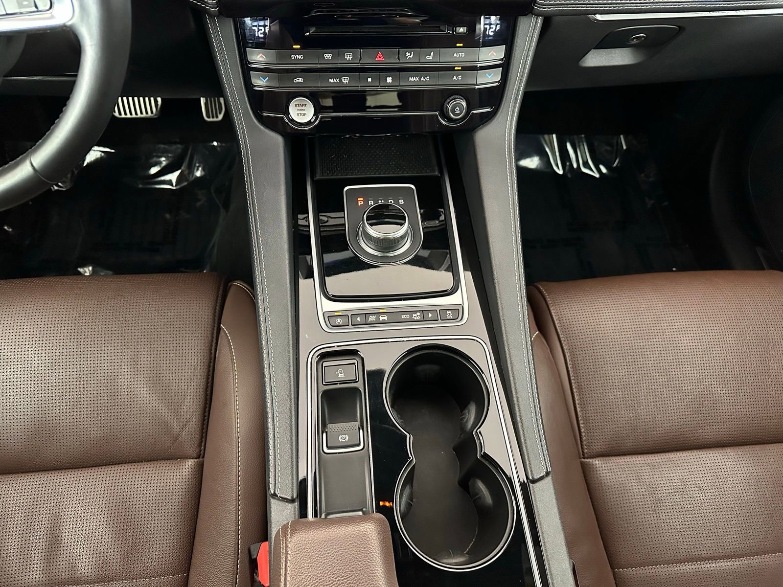 Used 2017 Jaguar F-PACE S image 17