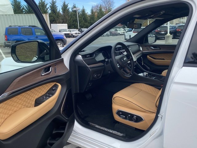 New 2025 Jeep Grand Cherokee Summit w/ Adv Protech Group IV image 15