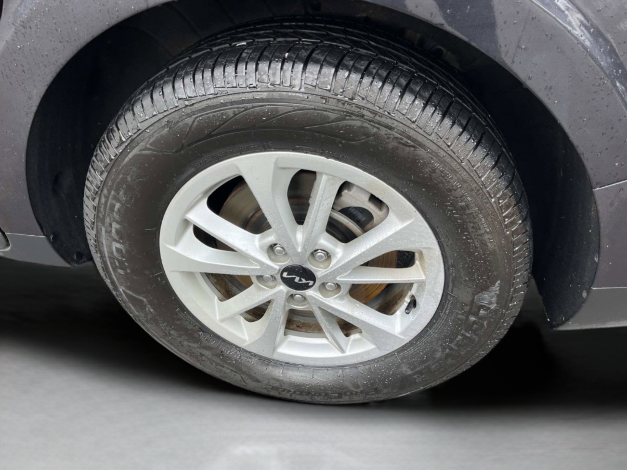 Certified 2024 Kia Carnival LX image 11