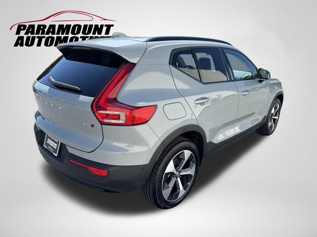 Used 2026 Volvo XC40 B5 Plus AWD/4WD image 7