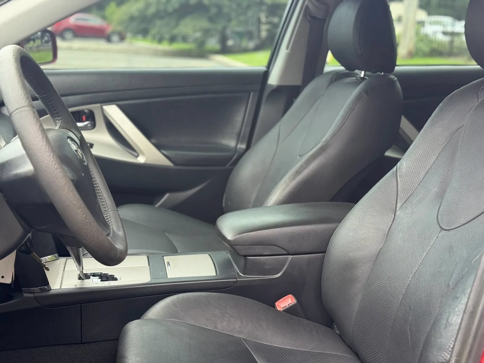 Used 2011 Toyota Camry SE w/ SE Extra-Value Pkg #1 FWD image 11