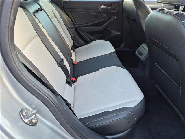 Used 2019 Volkswagen Jetta R-Line w/ R-Line Cold Weather Package FWD image 19