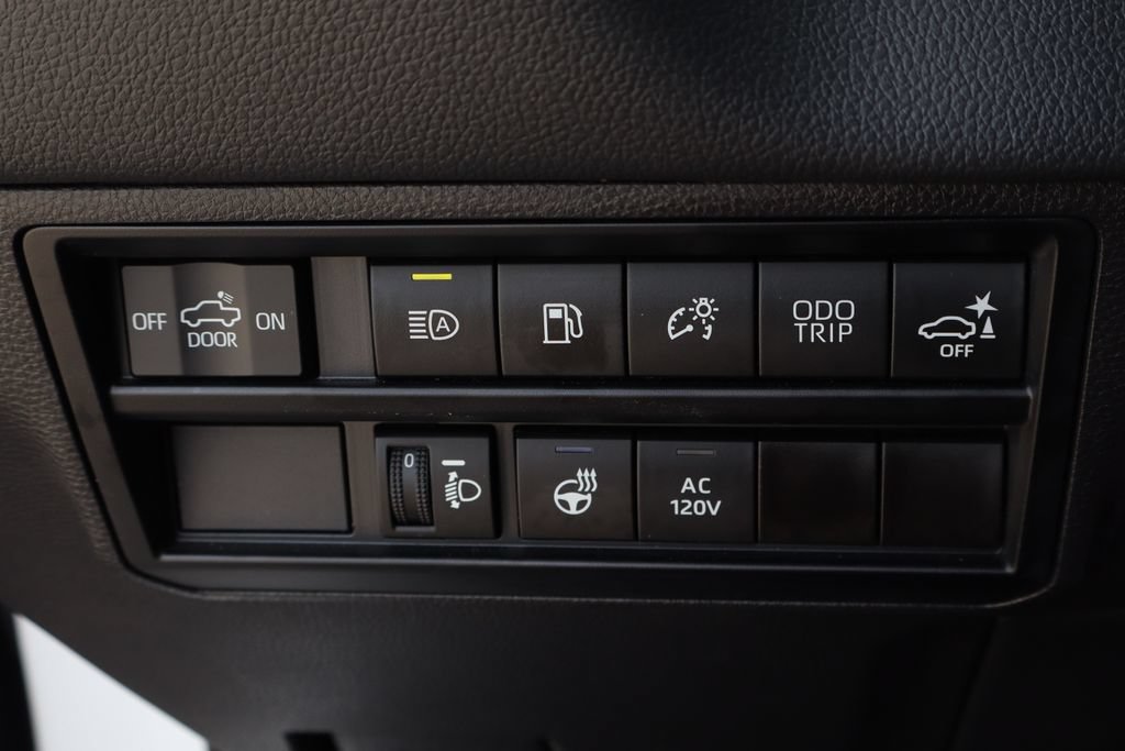 Used 2024 Toyota Tundra Limited AWD/4WD image 24
