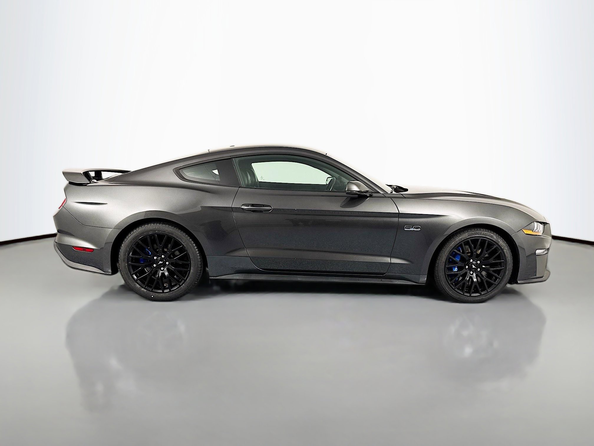 Used 2019 Ford Mustang GT Premium w/ GT Performance Package RWD image 4