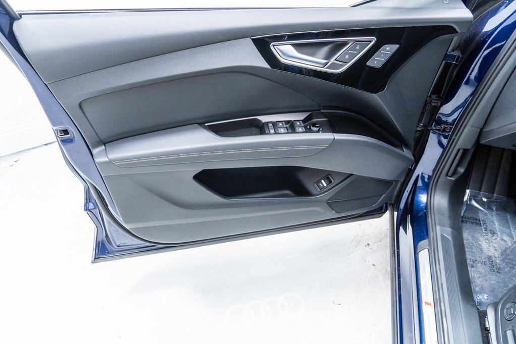 Used 2025 Audi Q4 e-tron Prestige w/ Sport Package image 23