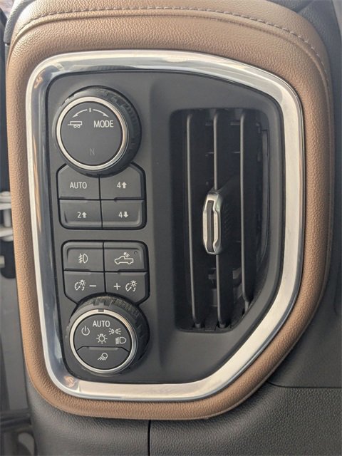 Certified 2021 Chevrolet Silverado 2500 High Country w/ Z71 Off-Road Package image 16