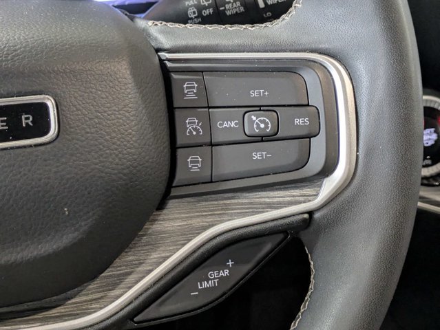 Certified 2024 Jeep Wagoneer L Series II AWD/4WD image 28